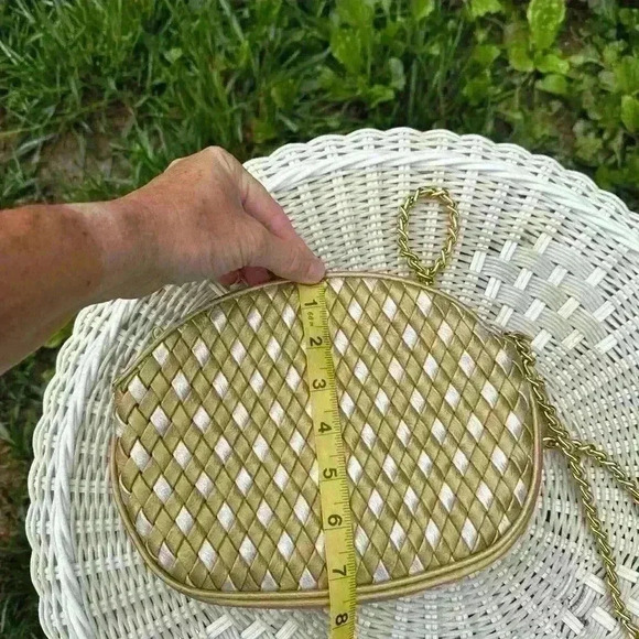 Saddle River metallic gold and silver crossbody bag purse. Woven front - Picture 5 of 9
